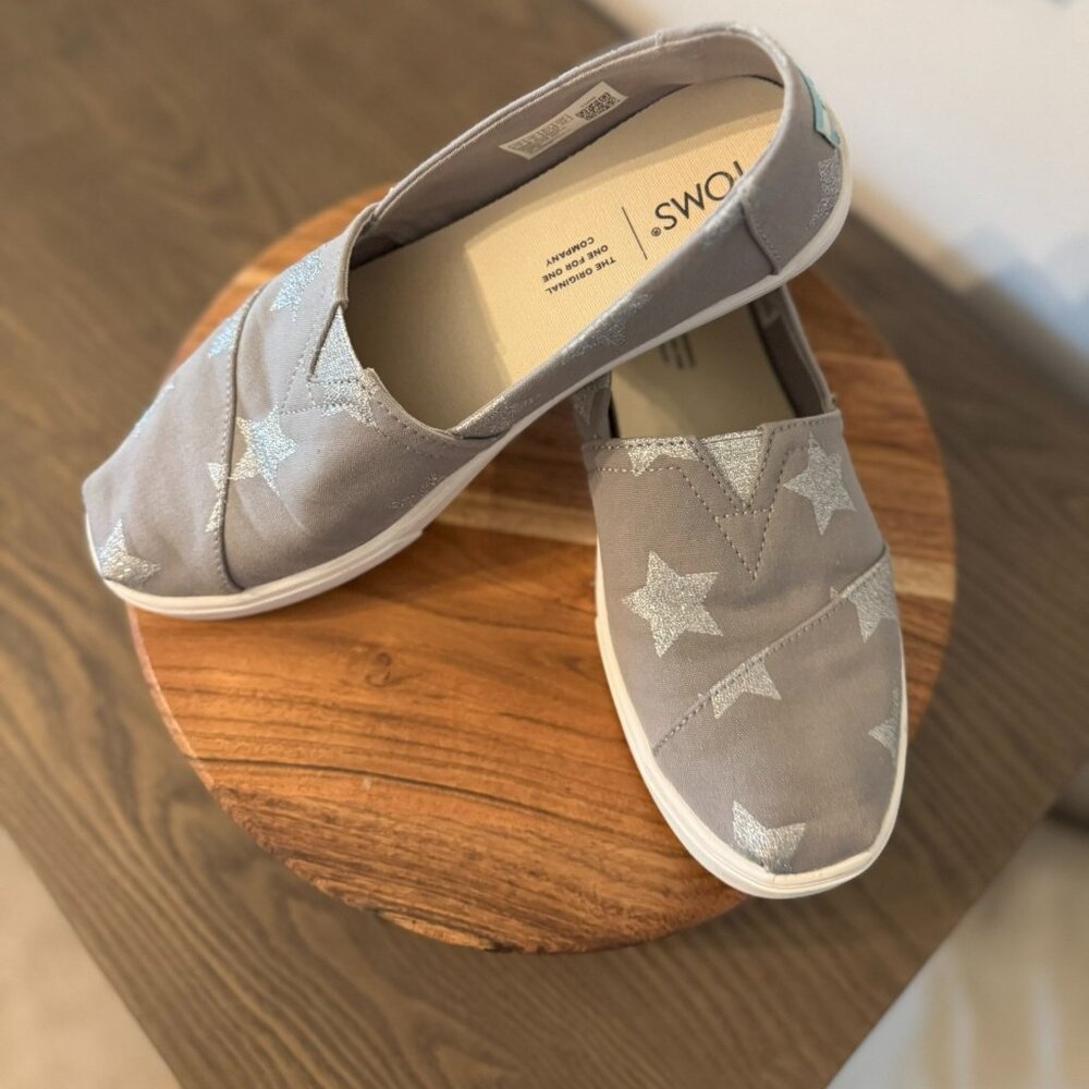 TOMS Alpargata Cupsole Slip-Ons – Grey Star Print Canvas, Women’s US 7, Like-New